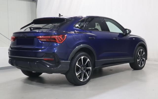 Audi Q3 image 8