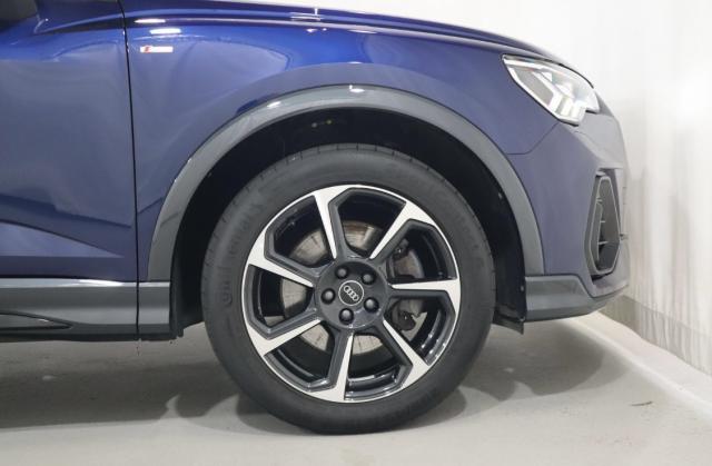 Audi Q3 image 4
