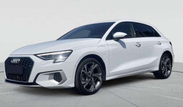 Audi A3 Sportback 40 Tfsie 204 S-Line Hybride Rechargeable / Caméra De Recul Apple Carplay Android Auto Keyless Regulateur Distance