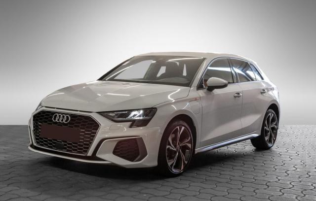 Audi A3 Sportback 40 Tfsie 204 S-Line Hybride Rechargeable / Sieges Rs Caméra De Recul Carplay Android Auto Coffre Elc