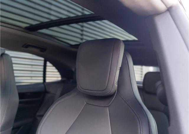 Porsche Macan image 1