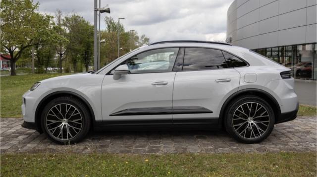 Porsche Macan image 8