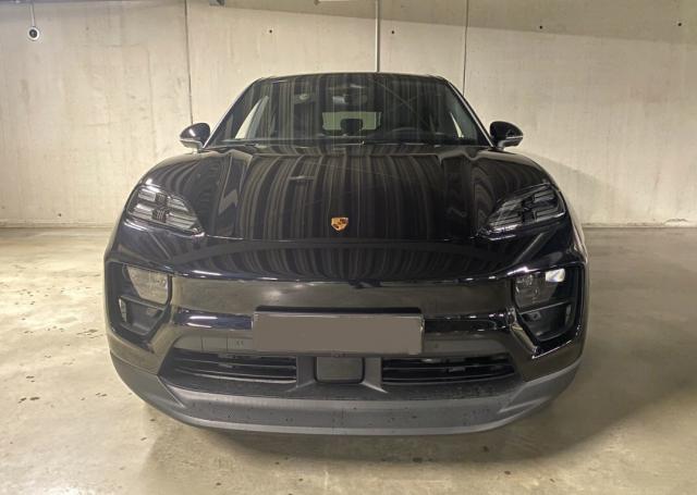 Porsche Macan image 1