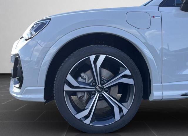 Audi Q3 image 8