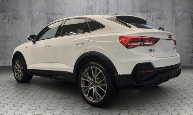 Audi Q3 image 8