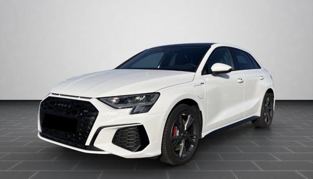 Audi A3 Sportback 45 Tfsie S-Line 245 Hybride Rechargeable / Toit Ouvrant Keyless Carplay Android Auto Caméra De Recul
