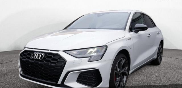 Audi A3 Sportback 40 Tfsie 204 S-Line Hybride Rechargeable / Caméra De Recul Carplay Android Jantes 18 Réglateur Distance