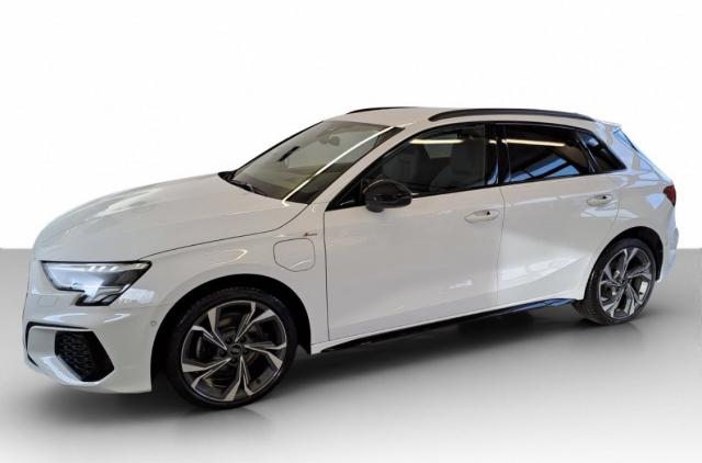 Audi A3 Sportback 40 Tfsie S-Line 204 Hybride Rechrageable / Affichage Tete Haute Camera De Recul Audi Sound System