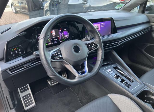 Volkswagen Golf image 6