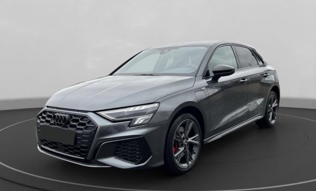 Audi A3 Sportback 45 Tfsie 245 S-Line Hybride Rechargeable / B&o Regulateur De Distance Janntes 18