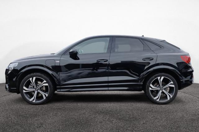 Audi Q3 image 1