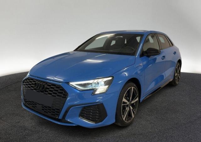 Audi A3 Sportback 40 Tfsie 204 S-Line Hybride Rechargeable / Matrix Led B&o Jantes 18 Sieges Et Coffre Elec Alcantara