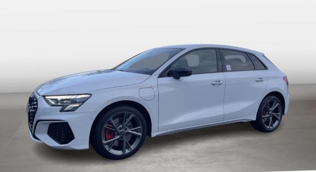 Audi A3 Sportback 45 Tfsie 245 S-Line Hybride Rechargeable / Caméra De Recul Carplay Android Auto Régulateurd Distance