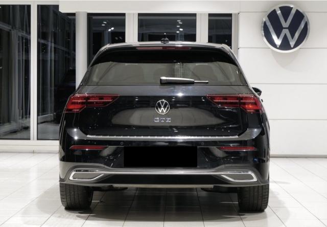 Volkswagen Golf image 8