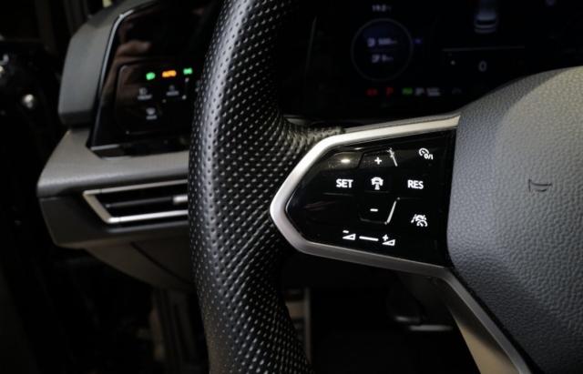 Volkswagen Golf image 9