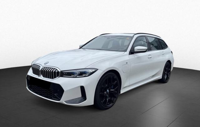 Bmw Série 3 Touring 330e 292 M-Sport Hybride Rechargeable / Toit Ouvrant Attache Remorque Camera 360° Pack Innovation