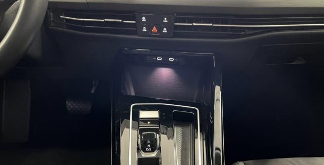 Volkswagen Golf image 8