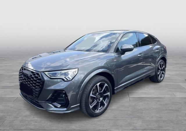 Audi Q3 Sportback 45 Tfsie 245 S-Line Hybride Rechargeable / Camera 360° Attache Remorque Regulateur De Distance Coffre Elec Keyless Matrix Led