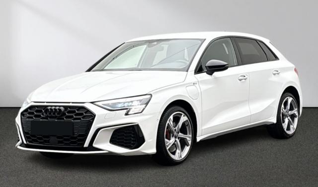 Audi A3 Sportback 45 Tfsie 245 S-Line Hybride Rechargeable / Matrix Led Attache Remorque Regulateur De Disctance Apple Carplay Android Auto