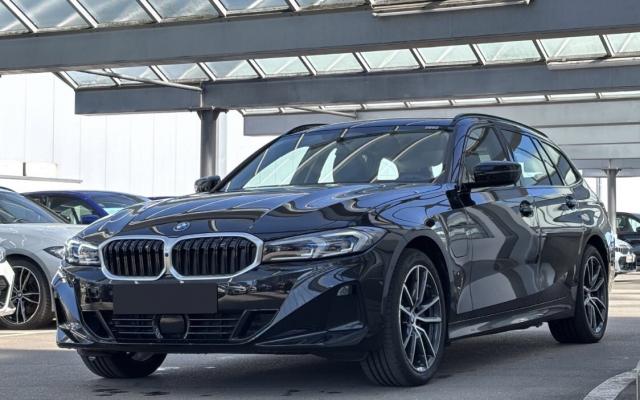 Bmw Série 3 Touring 330e 292 19kw / Caméra 360° Attache Remorque Affichage Tete Haute Regulateur De Distance