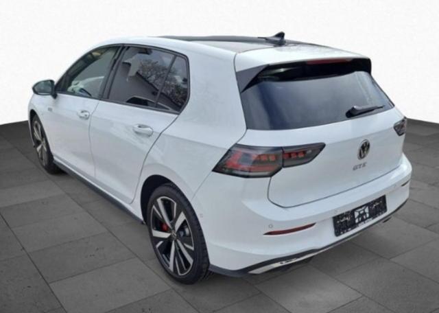 Volkswagen Golf image 9