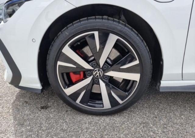 Volkswagen Golf image 8