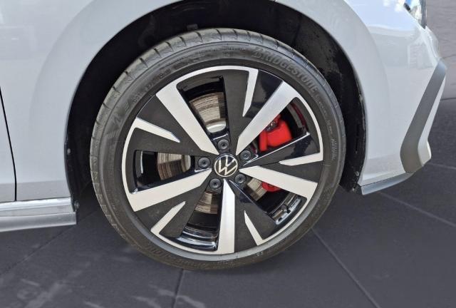 Volkswagen Golf image 7