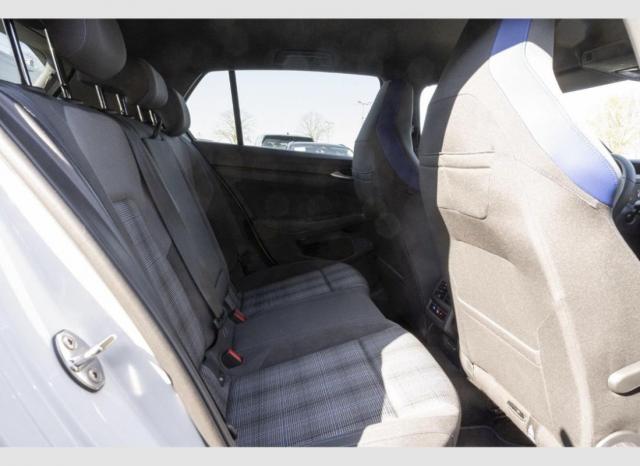 Volkswagen Golf image 9