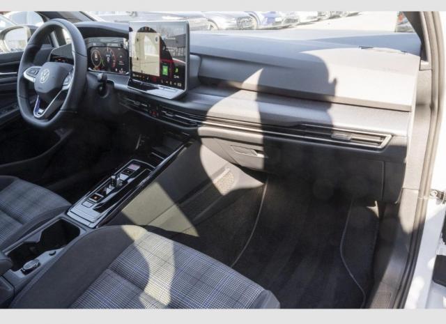 Volkswagen Golf image 6