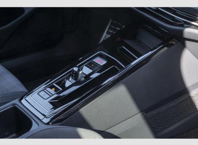 Volkswagen Golf image 8