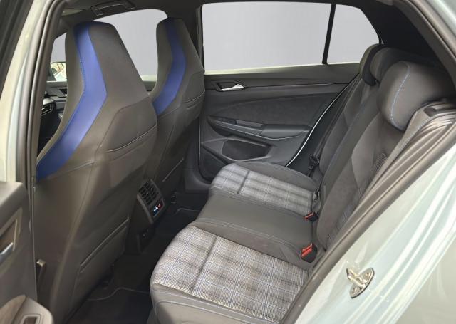 Volkswagen Golf image 8