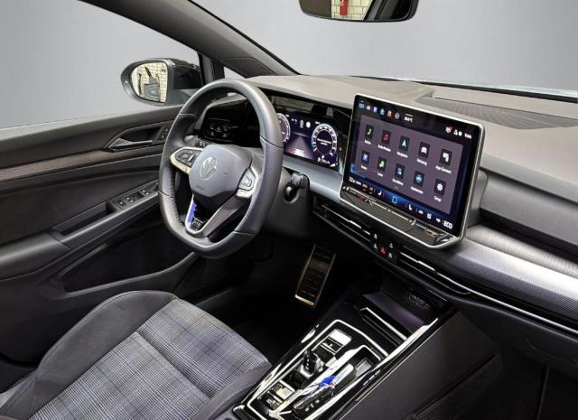 Volkswagen Golf image 1