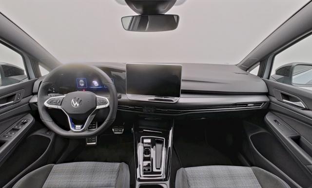 Volkswagen Golf image 8