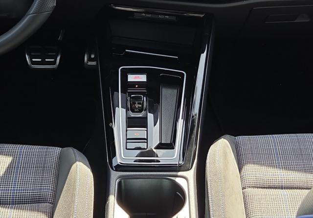 Volkswagen Golf image 8