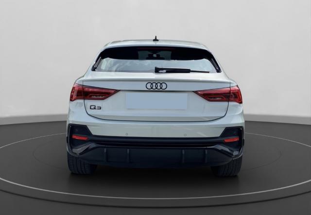 Audi Q3 image 7