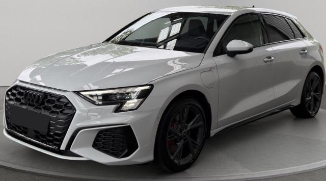 Audi A3 Sportback 45 Tfsie 245 S-Line Hybride Rechargeable / B&o Matrix Led Sieges Rs Regulateur De Distance Affichage Tete Haute