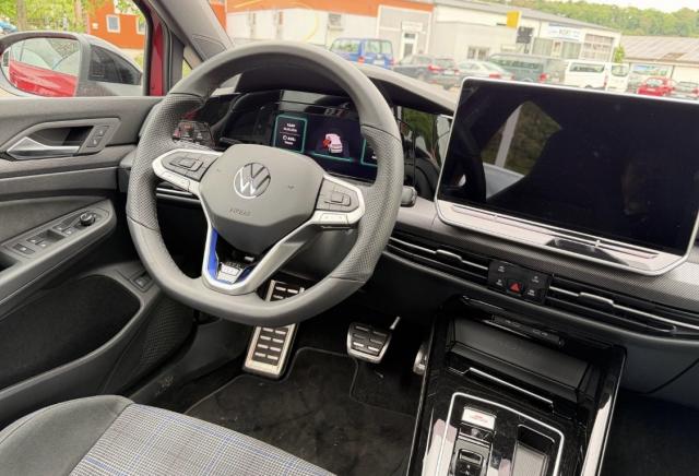 Volkswagen Golf image 8