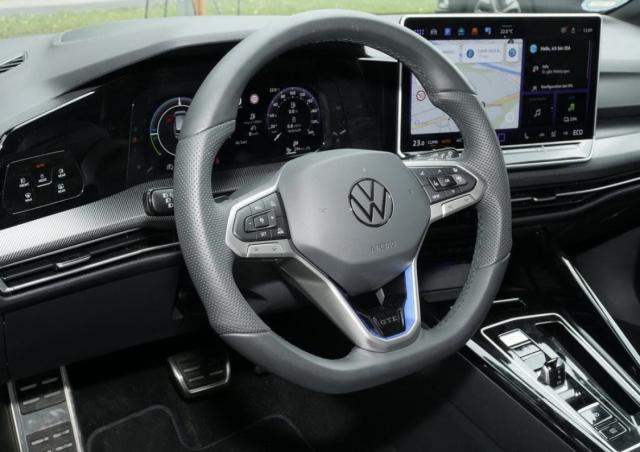 Volkswagen Golf image 1