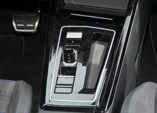 Volkswagen Golf image 2