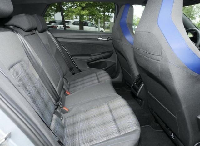 Volkswagen Golf image 4