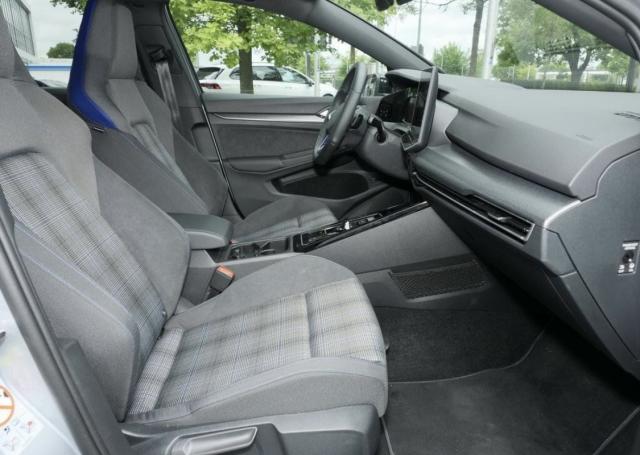 Volkswagen Golf image 6