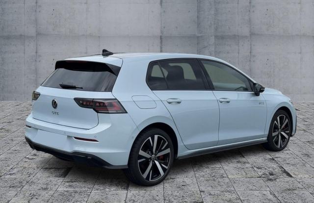 Volkswagen Golf image 4