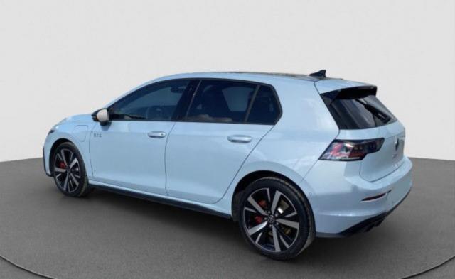 Volkswagen Golf image 9