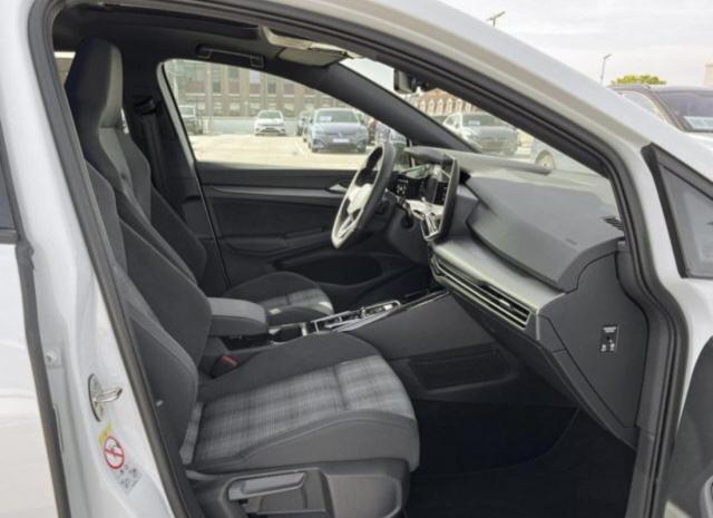 Volkswagen Golf image 1