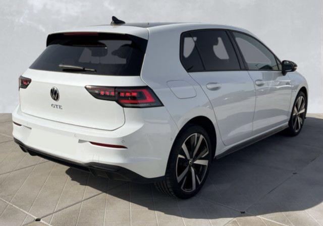 Volkswagen Golf image 9