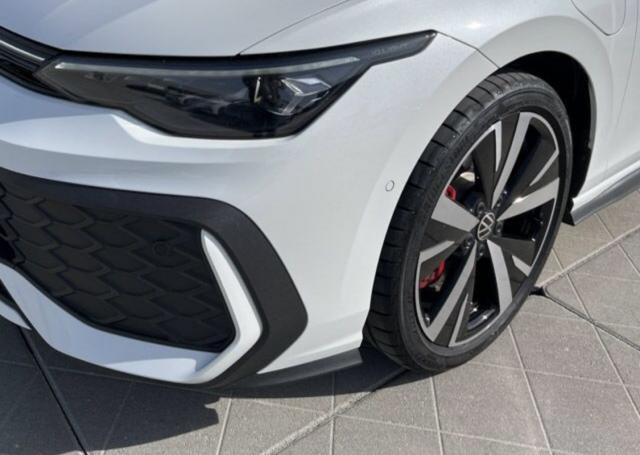 Volkswagen Golf image 5