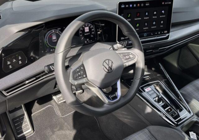 Volkswagen Golf image 2