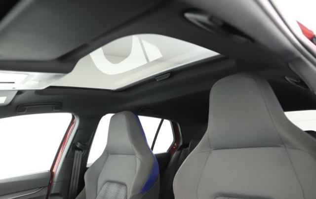 Volkswagen Golf image 2