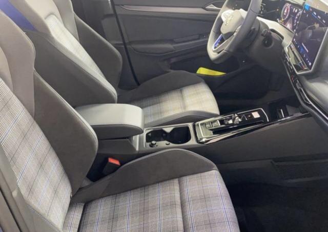 Volkswagen Golf image 8