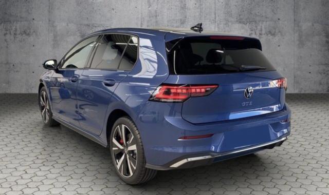 Volkswagen Golf image 9